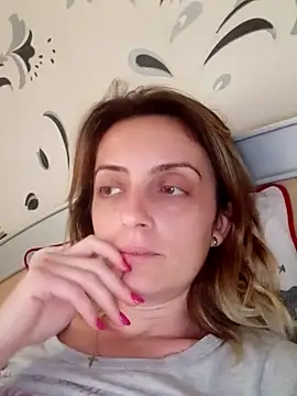 Snapshot of SophyGirl chatting on February 12, 2025, 12:44 pm SophyGirl online show from February 12, 2025, 12:44 pm