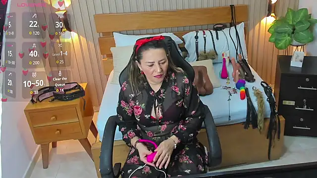 luciana ballesteros  online show from October 17, 2025, 12:51 pm