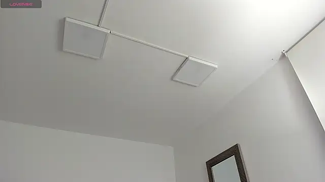 FaloonRoussel online show from October 4, 2025, 10:44 pm