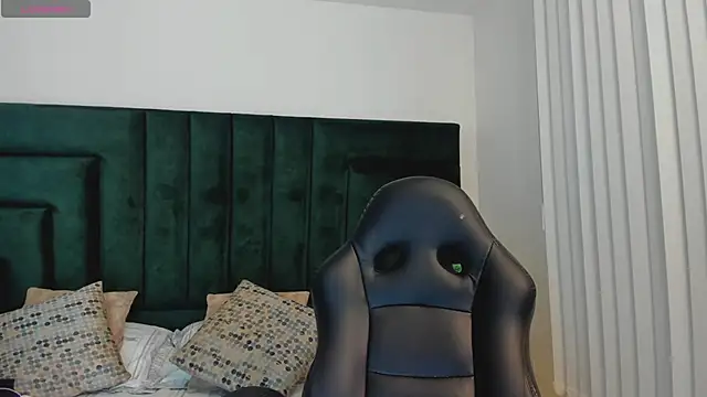 FaloonRoussel online show from November 4, 2025, 6:11 pm