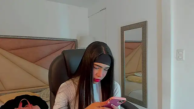 FaloonRoussel online show from March 16, 2025, 5:50 pm