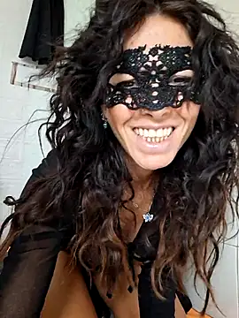 EmySkinny85 online show from October 29, 2025, 7:51 am