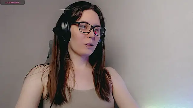 tracy cooper online show from February 3, 2025, 10:11 pm