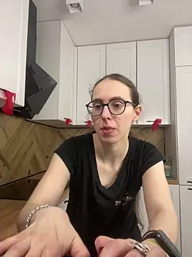 MartiniiSelenna online show from March 27, 2026, 6:33 am