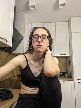 MartiniiSelenna online show from September 24, 2025, 5:47 am