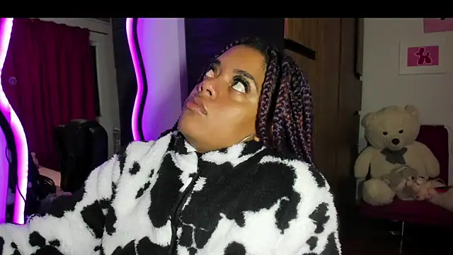 ladyrd1 online show from November 12, 2025, 1:43 am