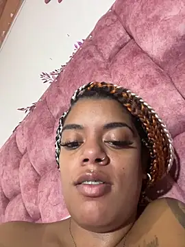 ladyrd1 online show from February 3, 2026, 6:40 am