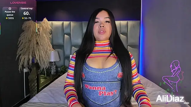 MarianaGarciaa   online show from September 23, 2025, 7:43 pm