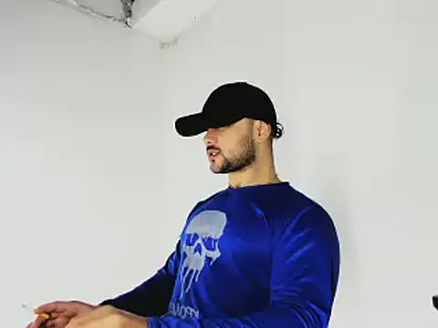 Snapshot of Sebas-hott chatting on November 5, 2025, 9:29 pm Sebas-hott online show from November 5, 2025, 9:29 pm