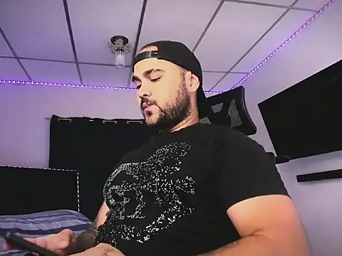 Snapshot of Sebas-hott chatting on February 14, 2026, 11:38 pm Sebas-hott online show from February 14, 2026, 11:38 pm