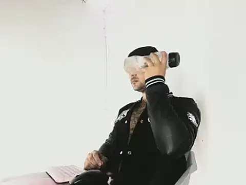 Snapshot of Sebas-hott chatting on September 30, 2025, 10:49 pm Sebas-hott online show from September 30, 2025, 10:49 pm