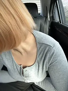 Rei1216xo online show from November 28, 2025, 2:01 am