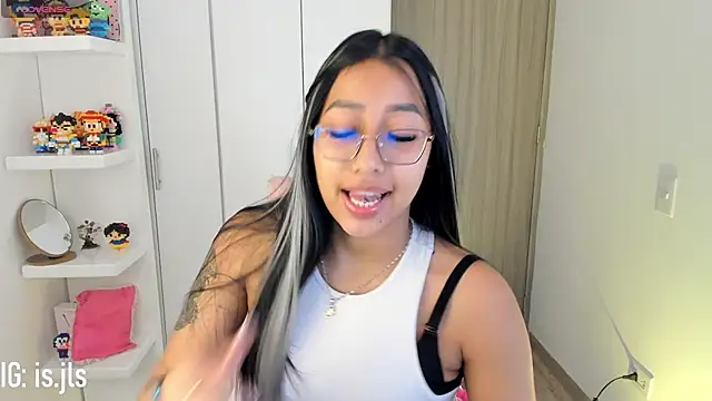 Snapshot of isa_bellaa0 chatting on October 4, 2025, 12:45 am isa bellaa0 online show from October 4, 2025, 12:45 am