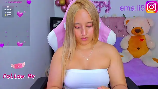 Snapshot of ema_tayy chatting on October 25, 2025, 9:15 pm ema tayy online show from October 25, 2025, 9:15 pm