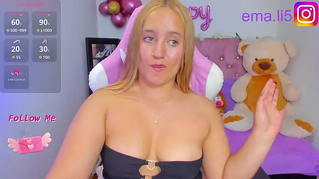 Snapshot of ema_tayy chatting on November 7, 2025, 7:51 pm ema tayy online show from November 7, 2025, 7:51 pm