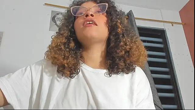 Ada gales  online show from December 3, 2025, 4:57 am