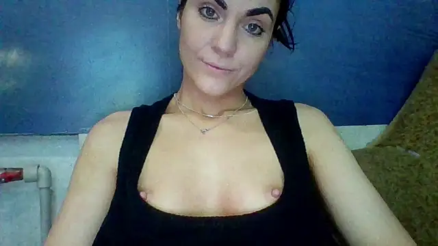 Snapshot of AliceTailor chatting on June 16, 2026, 5:24 pm AliceTailor online show from June 16, 2026, 5:24 pm