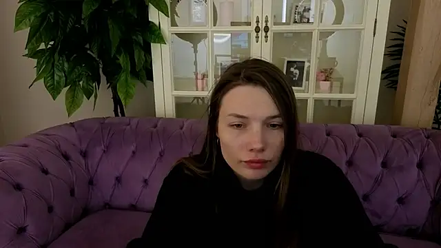 IceDanielles online show from March 31, 2026, 12:51 pm