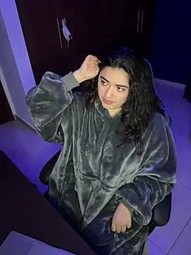 Snapshot of Ales_Kitten chatting on March 12, 2025, 4:51 am Ales Kitten online show from March 12, 2025, 4:51 am