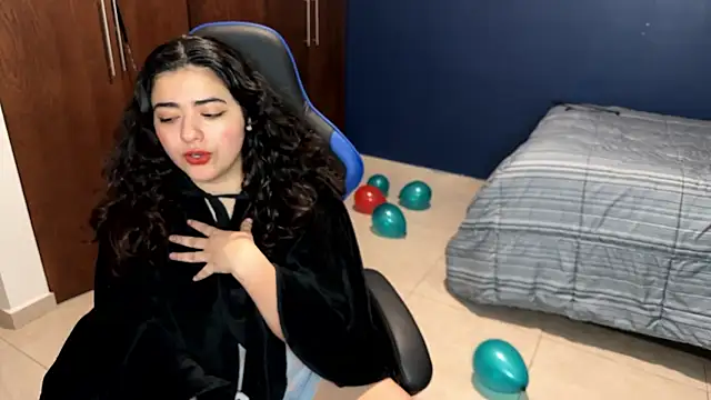 Snapshot of Ales_Kitten chatting on February 13, 2025, 7:42 pm Ales Kitten online show from February 13, 2025, 7:42 pm