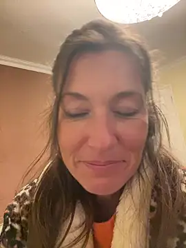 Snapshot of Lwhite1 chatting on February 15, 2026, 7:13 pm Lwhite1 online show from February 15, 2026, 7:13 pm