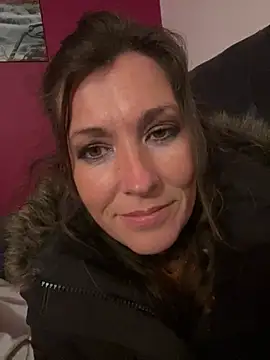 Snapshot of Lwhite1 chatting on February 5, 2026, 5:31 pm Lwhite1 online show from February 5, 2026, 5:31 pm