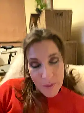 Lwhite1 online show from October 4, 2025, 11:50 pm