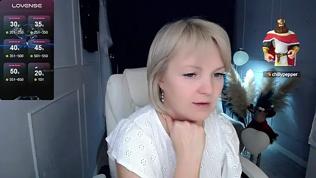 Snapshot of Juarnea chatting on March 18, 2025, 5:33 pm Juarnea online show from March 18, 2025, 5:33 pm