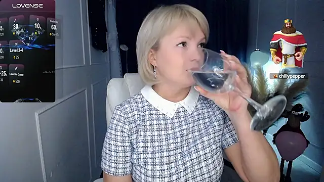 Snapshot of Juarnea chatting on February 19, 2025, 5:06 pm Juarnea online show from February 19, 2025, 5:06 pm