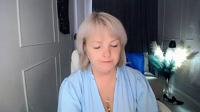 Snapshot of Juarnea chatting on September 23, 2025, 9:05 am Juarnea online show from September 23, 2025, 9:05 am