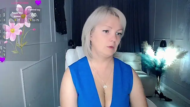Snapshot of Juarnea chatting on October 2, 2025, 10:07 am Juarnea online show from October 2, 2025, 10:07 am