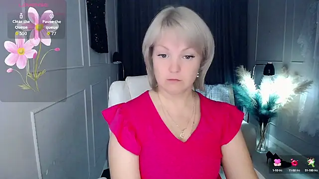 Snapshot of Juarnea chatting on September 10, 2025, 10:25 am Juarnea online show from September 10, 2025, 10:25 am