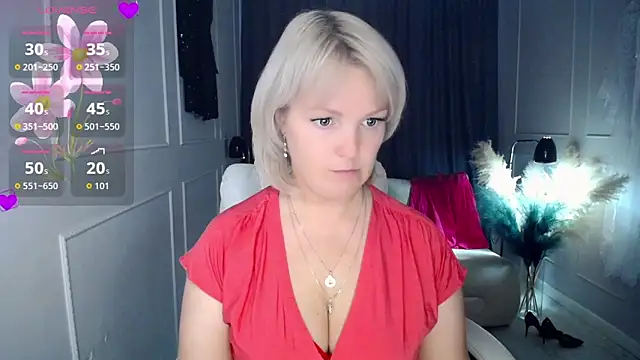 Snapshot of Juarnea chatting on October 9, 2025, 9:21 am Juarnea online show from October 9, 2025, 9:21 am