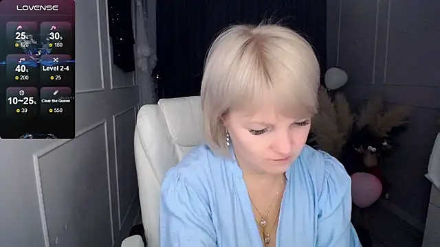 Snapshot of Juarnea chatting on March 3, 2025, 12:39 pm Juarnea online show from March 3, 2025, 12:39 pm