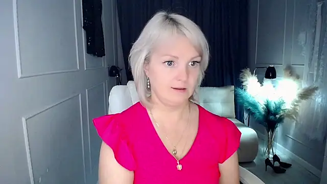 Juarnea online show from November 19, 2025, 7:36 pm