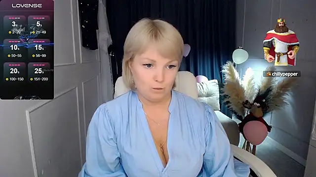Snapshot of Juarnea chatting on March 10, 2025, 6:12 pm Juarnea online show from March 10, 2025, 6:12 pm