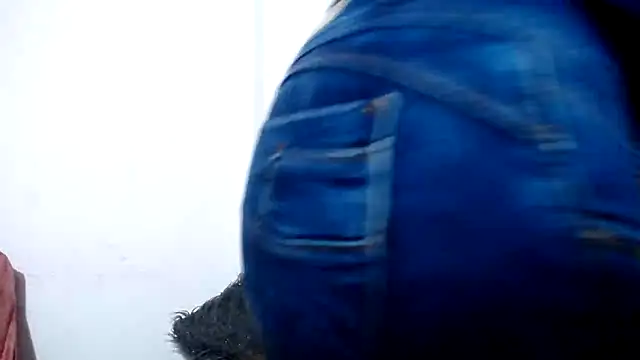 merlinaadams  online show from March 5, 2025, 1:21 am