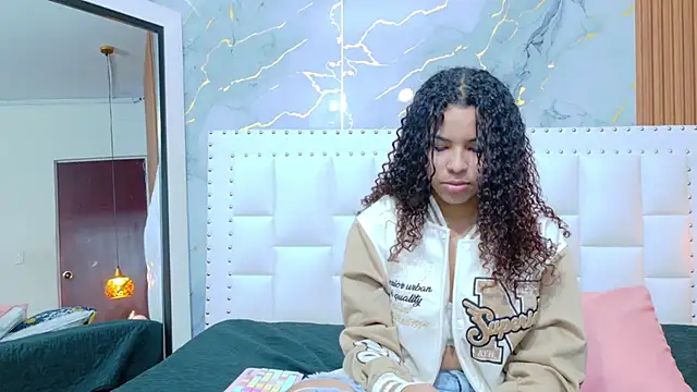 littleebonny online show from October 10, 2025, 7:25 pm