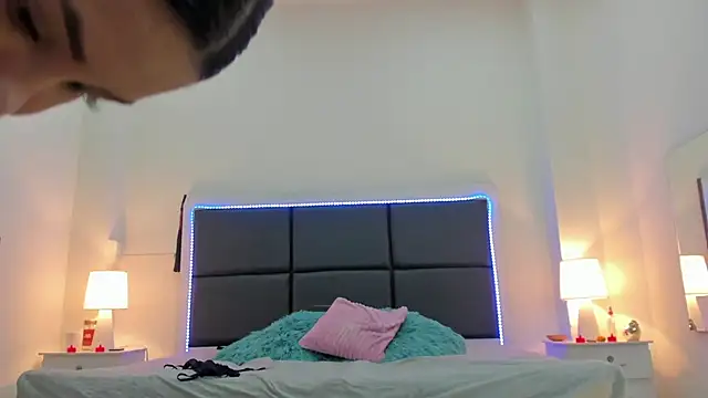 Aslhyn Gomez online show from September 12, 2025, 9:25 pm