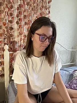 BeatriceTender online show from February 14, 2026, 11:43 am