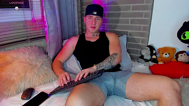 liam oficial02 online show from January 17, 2026, 3:43 am