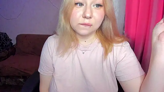 Milafoxxxy online show from October 29, 2025, 6:01 am