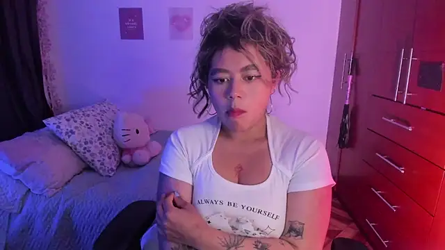 StephaniFox online show from October 13, 2025, 12:45 am