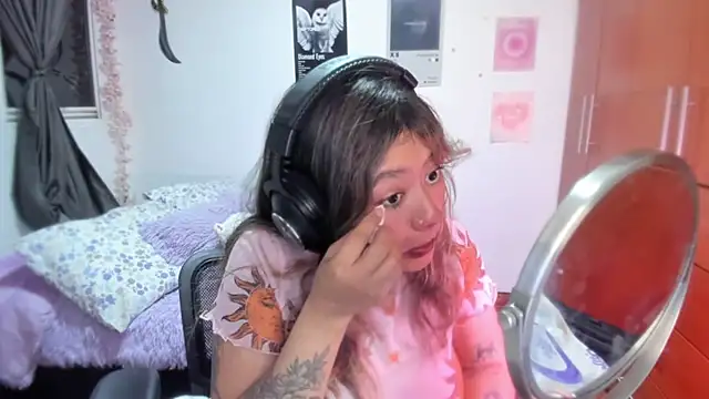 StephaniFox online show from April 3, 2026, 12:06 am