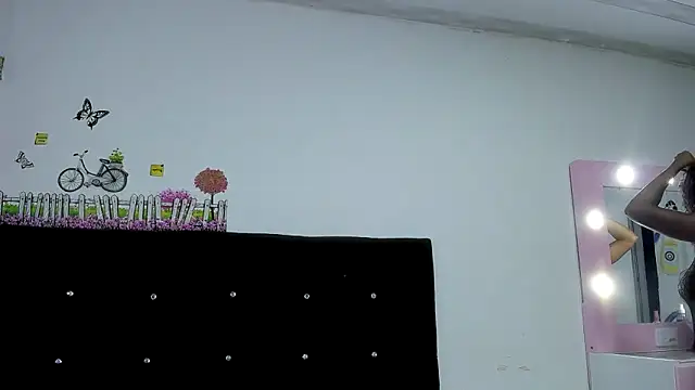 LariissaWilson online show from September 12, 2025, 5:29 am