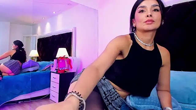 Snapshot of Holly_Brensonexx_ chatting on March 22, 2025, 6:33 am Holly Brensonexx online show from March 22, 2025, 6:33 am