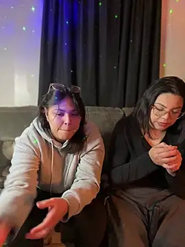 miacanela xo online show from November 26, 2025, 4:23 am