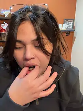 miacanela xo online show from March 8, 2025, 2:45 am