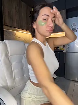 Melisa Ester online show from November 14, 2025, 9:57 am