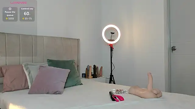 Snapshot of 1m_megan chatting on February 5, 2026, 3:24 am 1m megan online show from February 5, 2026, 3:24 am